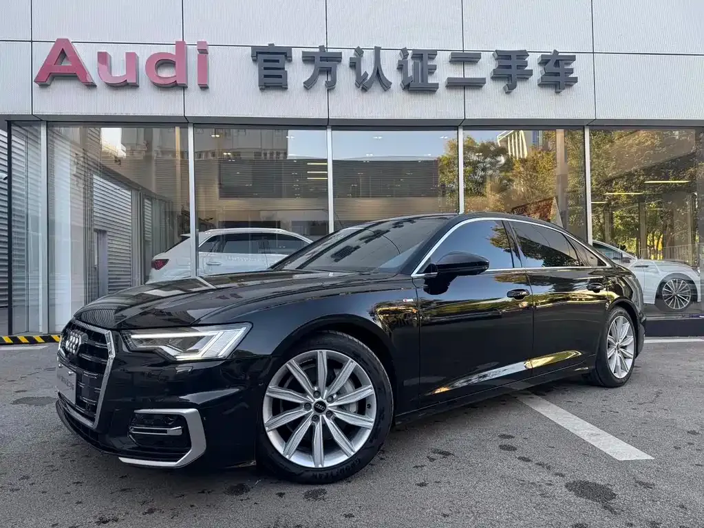 Audi A6L — фото 1