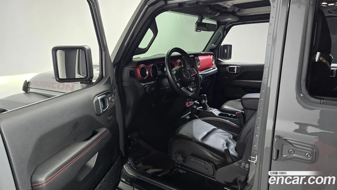 Jeep Wrangler — фото 10