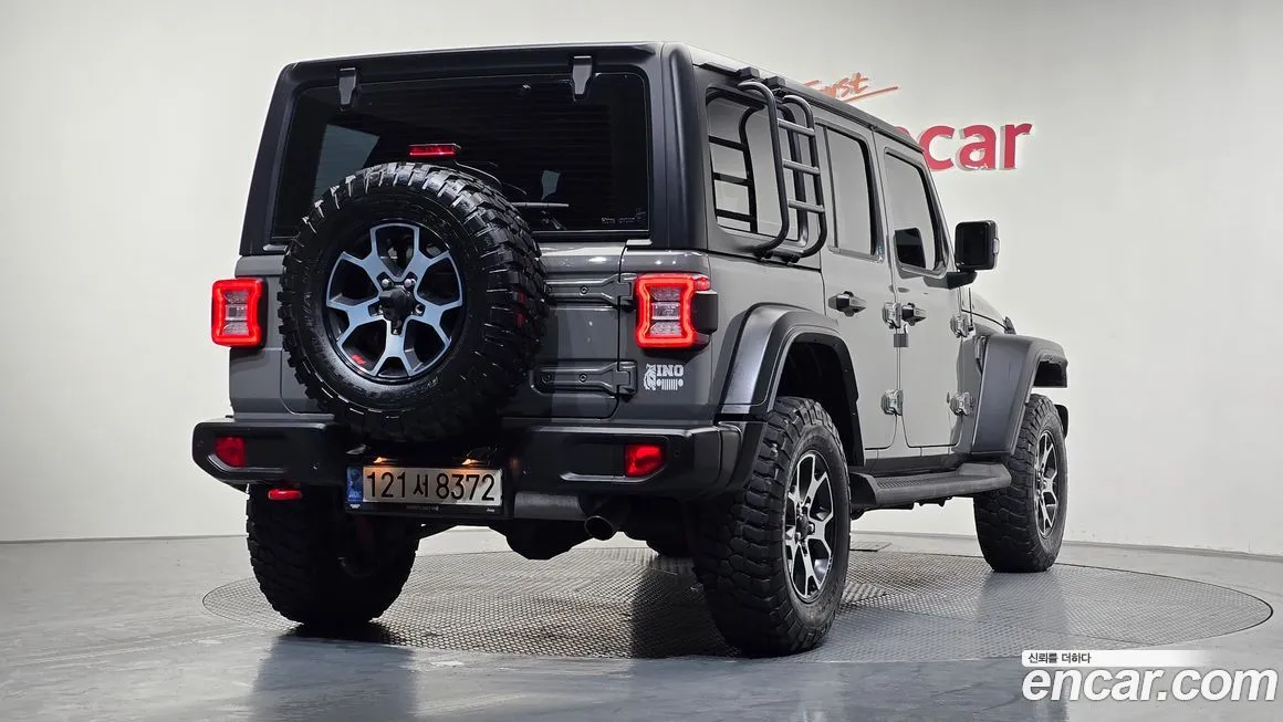 Jeep Wrangler — фото 2