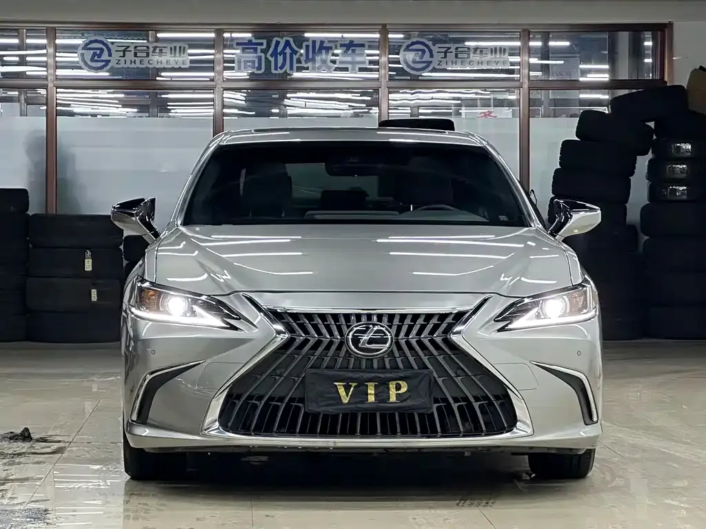 Lexus ES — фото 8