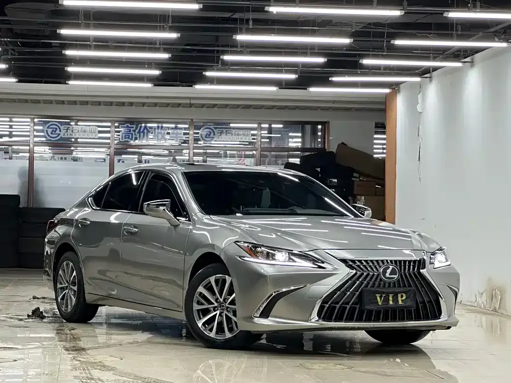 Lexus ES — фото 9