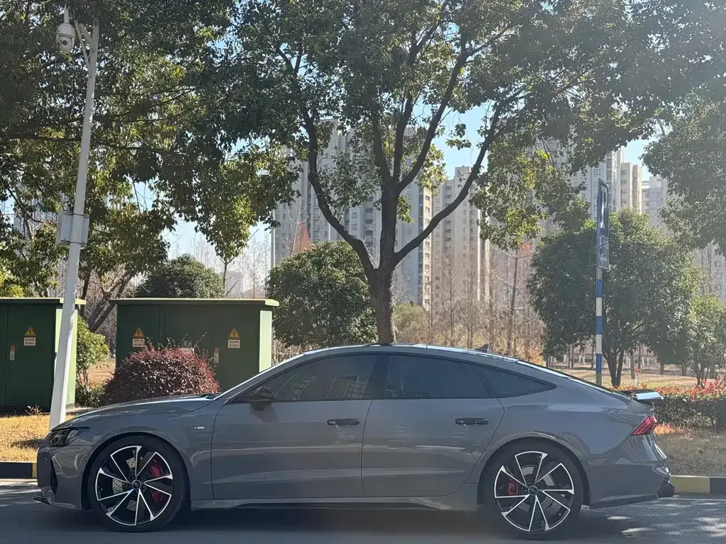 Audi A7 2021 из CN, фото 3