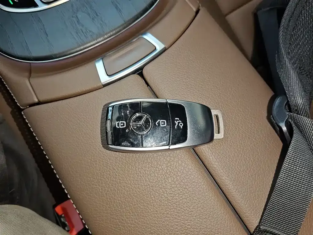 Mercedes-Benz E-Class 2022 из CN, фото 10