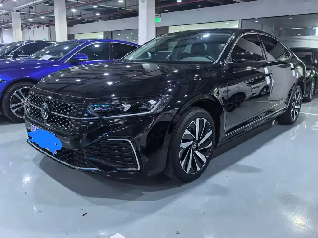 Volkswagen Passat — фото 1