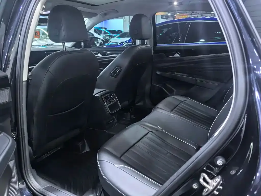 Volkswagen Passat — фото 7