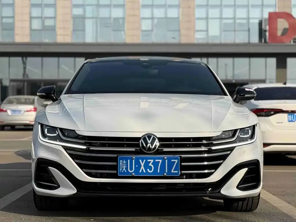 Volkswagen CC 2023 из CN, фото 8