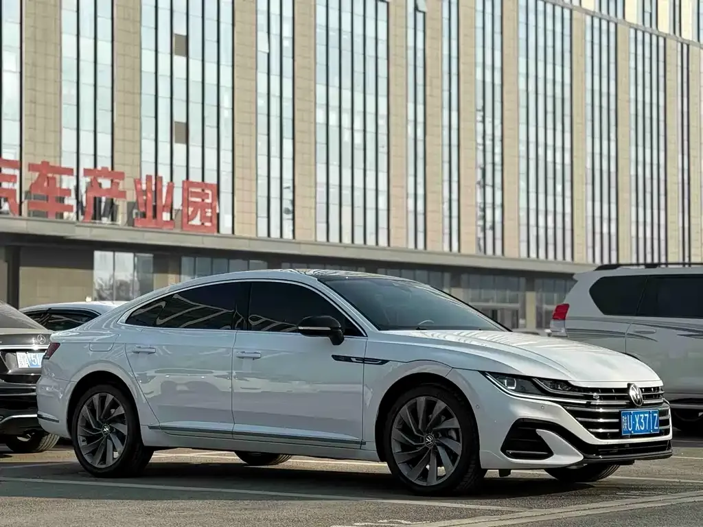 Volkswagen CC 2023 из CN, фото 6
