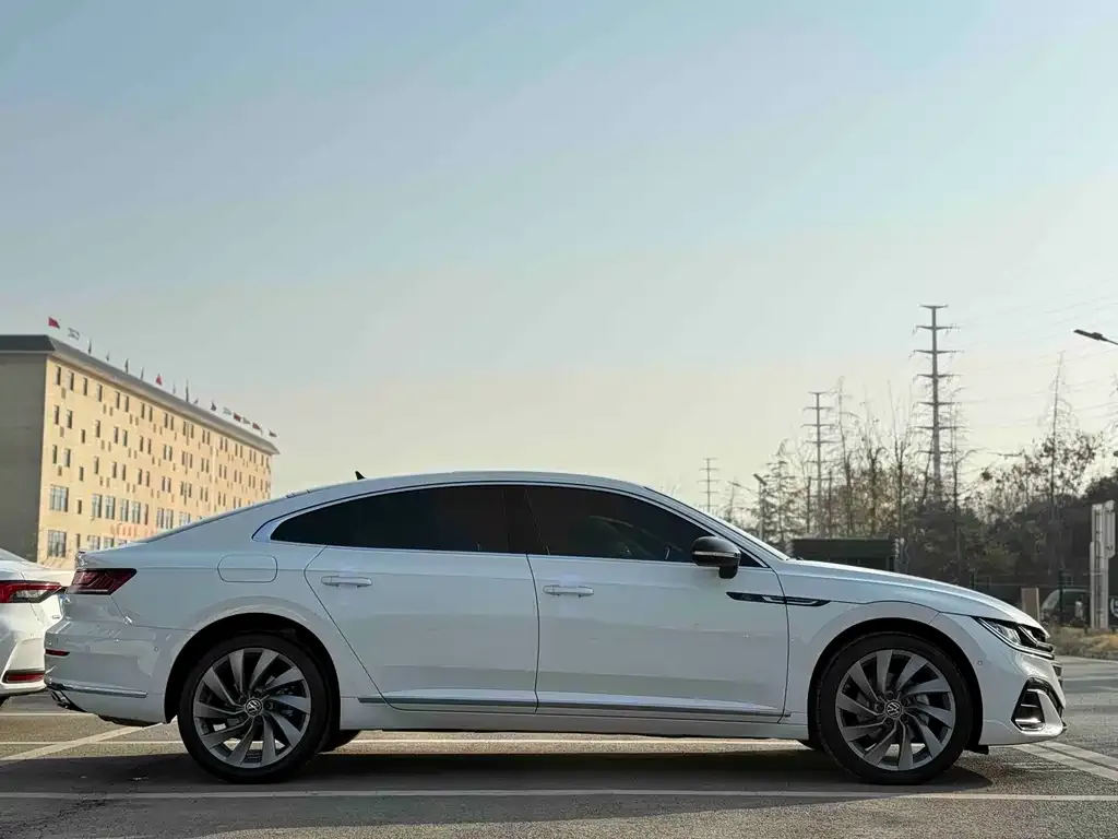 Volkswagen CC 2023 из CN, фото 5