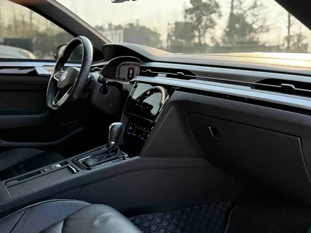 Volkswagen CC 2023 из CN, фото 4