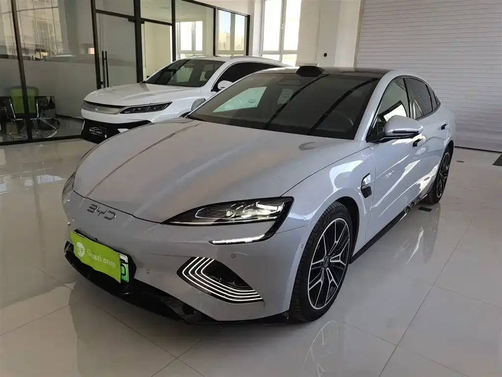 BYD Seal — фото 1