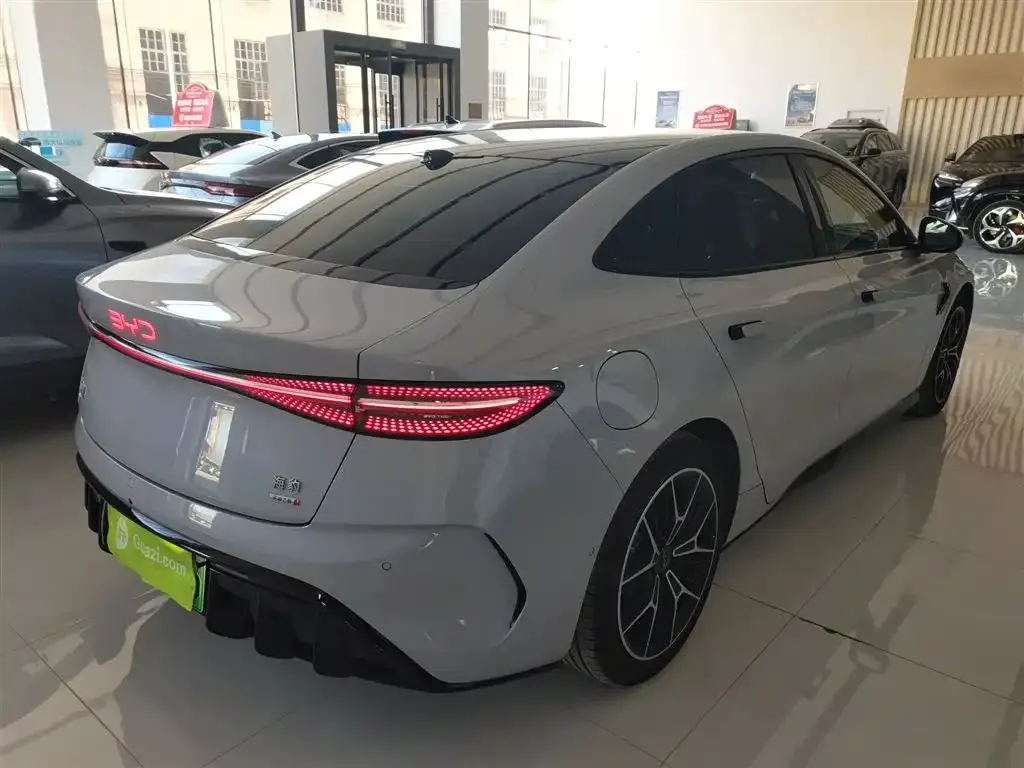 BYD Seal — фото 7