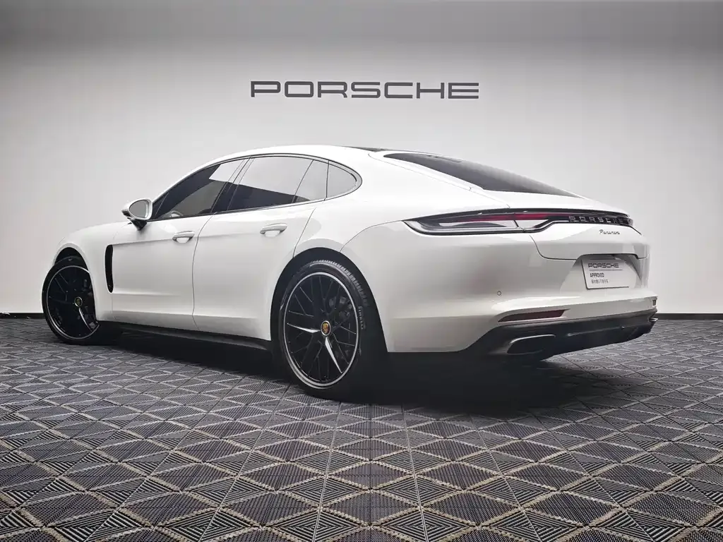Porsche Panamera — фото 9
