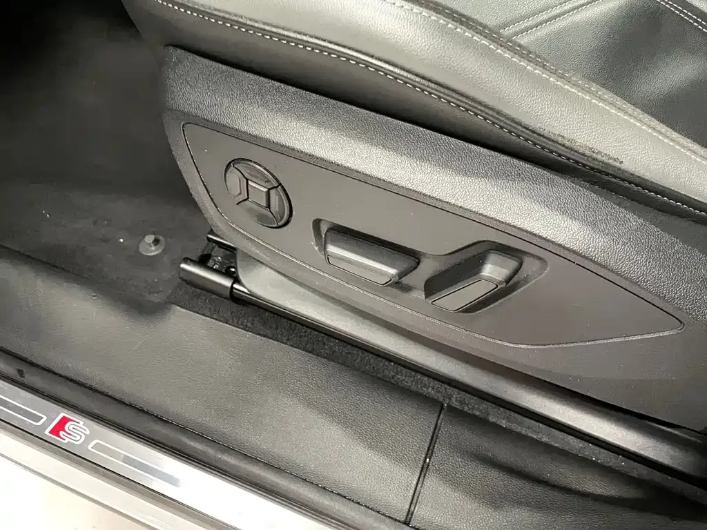 Audi Q3 Sportback — фото 10