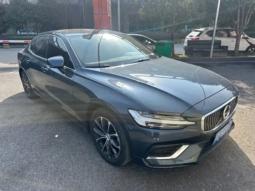 Volvo S60 2021 из CN, фото 3