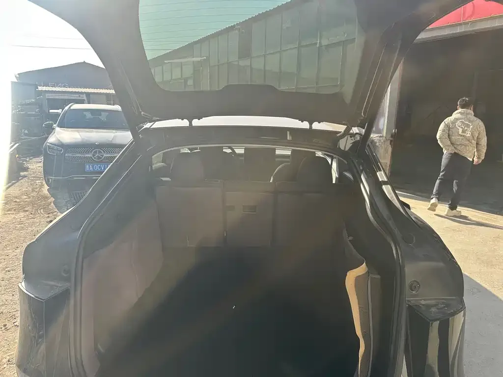 Tesla Model Y 2025 из CN, фото 6