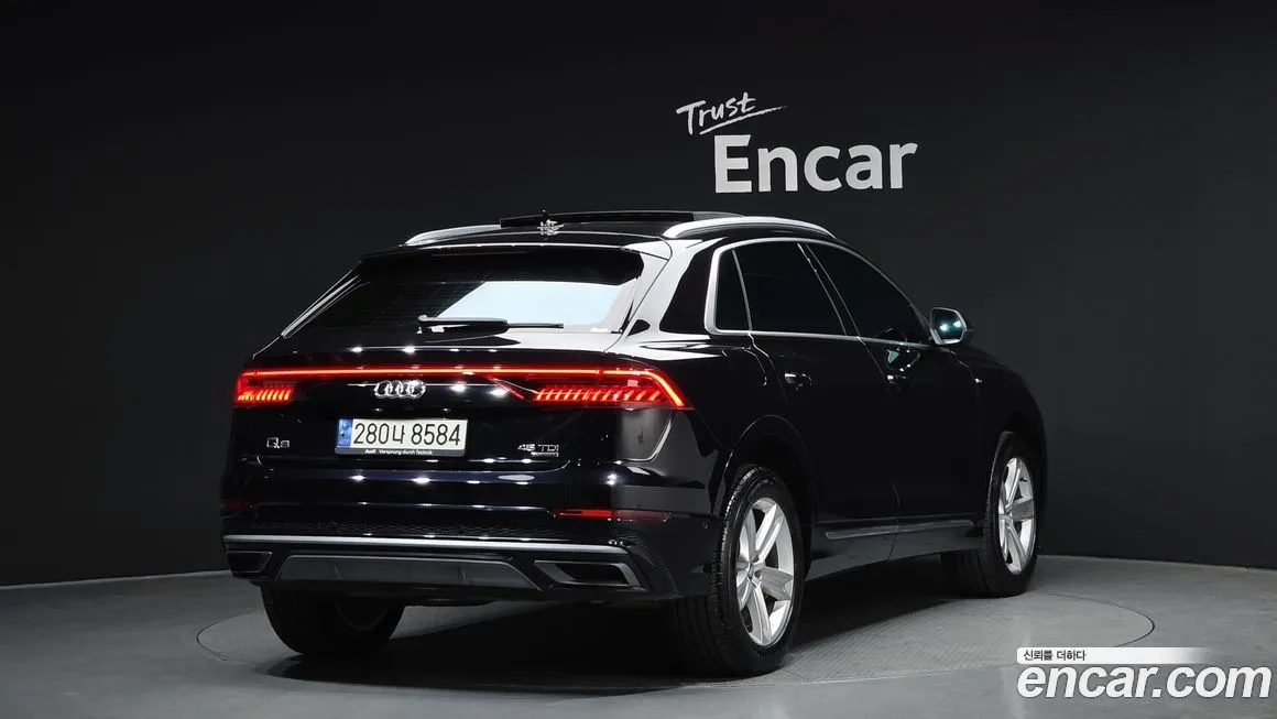 Audi Q8 — фото 8
