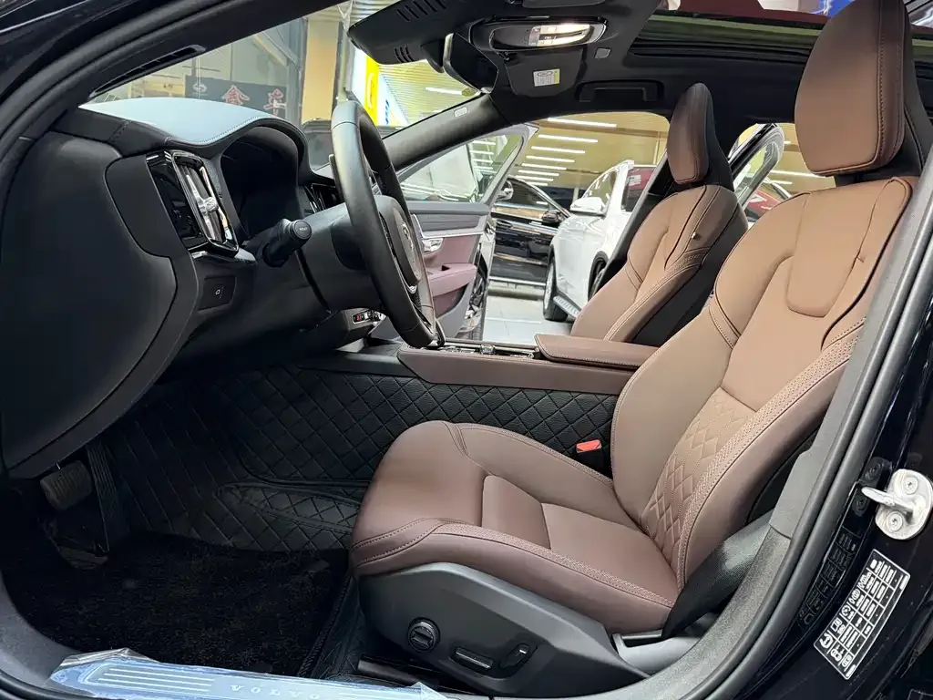 Volvo S90 — фото 10