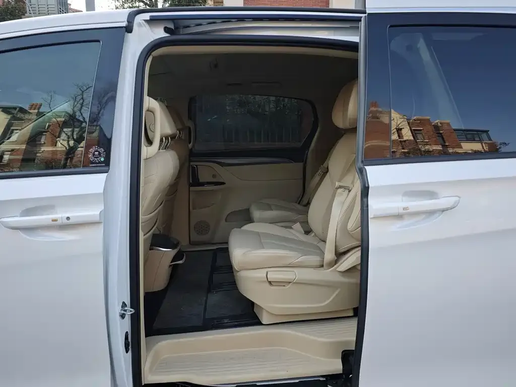 Buick GL8 Hybrid 2025 из CN, фото 3