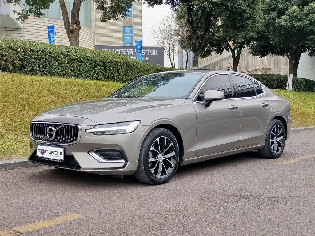 Volvo S60 2021 из CN, фото 1