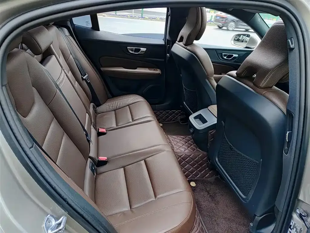 Volvo S60 2021 из CN, фото 10
