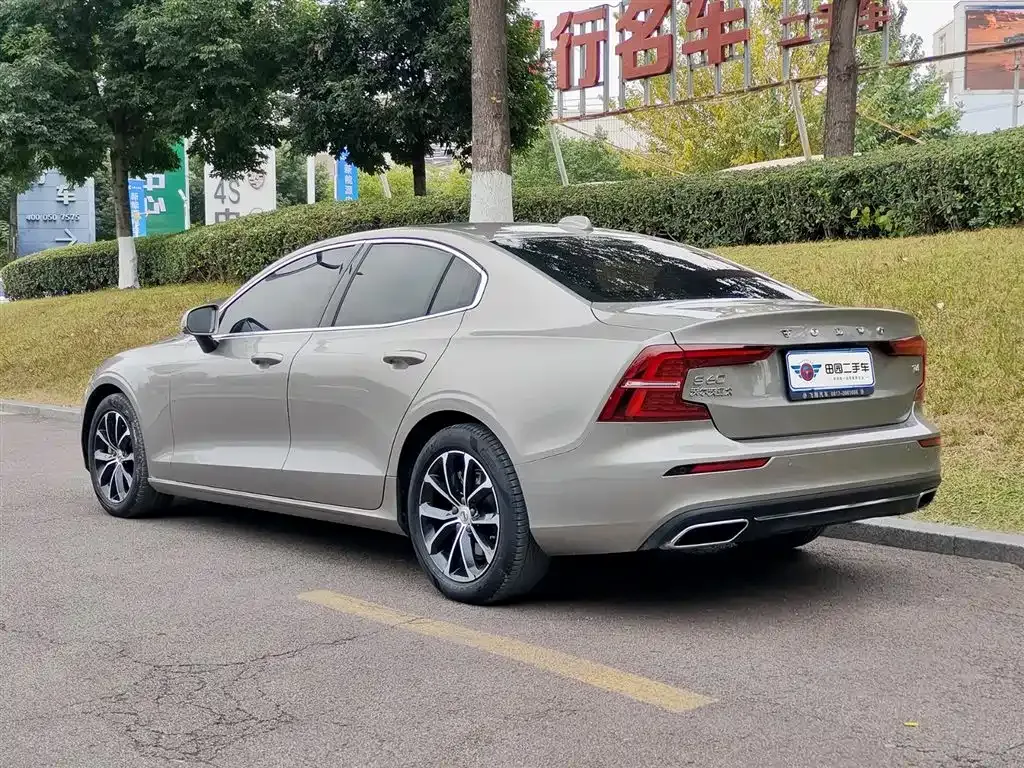 Volvo S60 2021 из CN, фото 4
