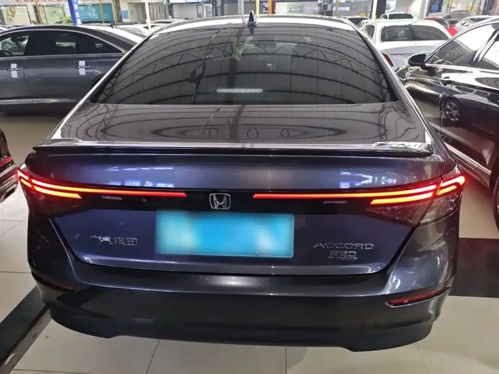 Honda Accord — фото 7