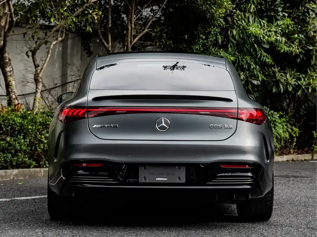 Mercedes-Benz EQS AMG — фото 3