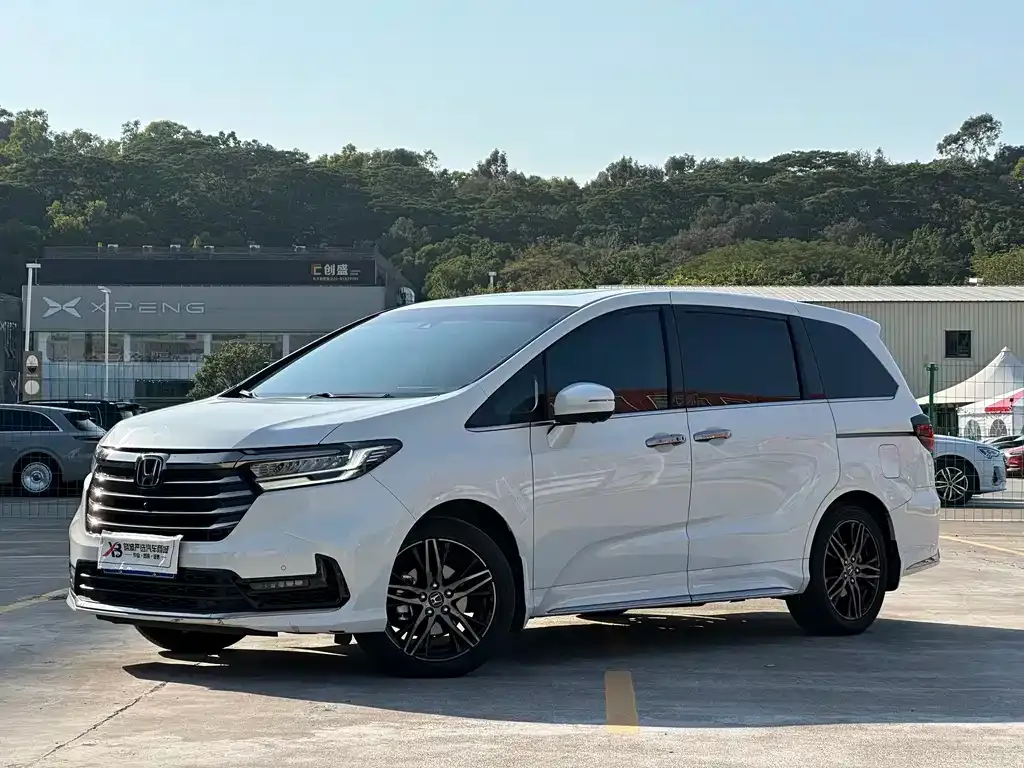 Honda Odyssey — фото 1