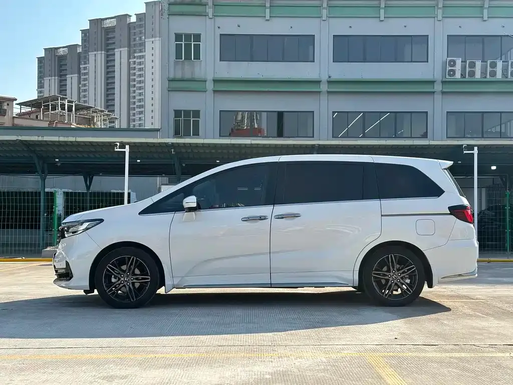 Honda Odyssey — фото 8