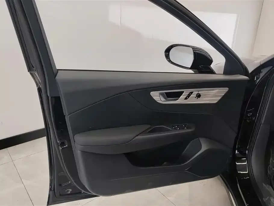 Hongqi E-QM5 2024 из CN, фото 3