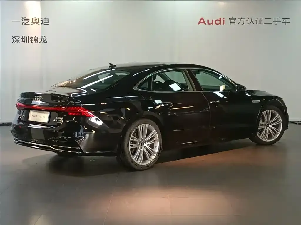Audi A7L 2024 из CN, фото 6