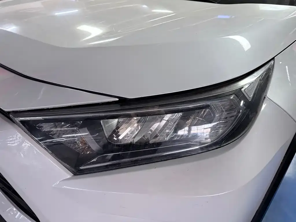 Toyota RAV4 2023 из CN, фото 4