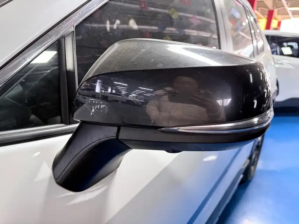 Toyota RAV4 2023 из CN, фото 6