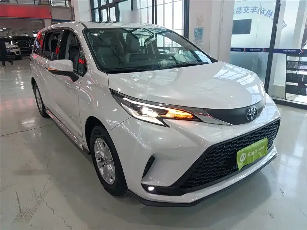 Toyota Granvia — фото 10