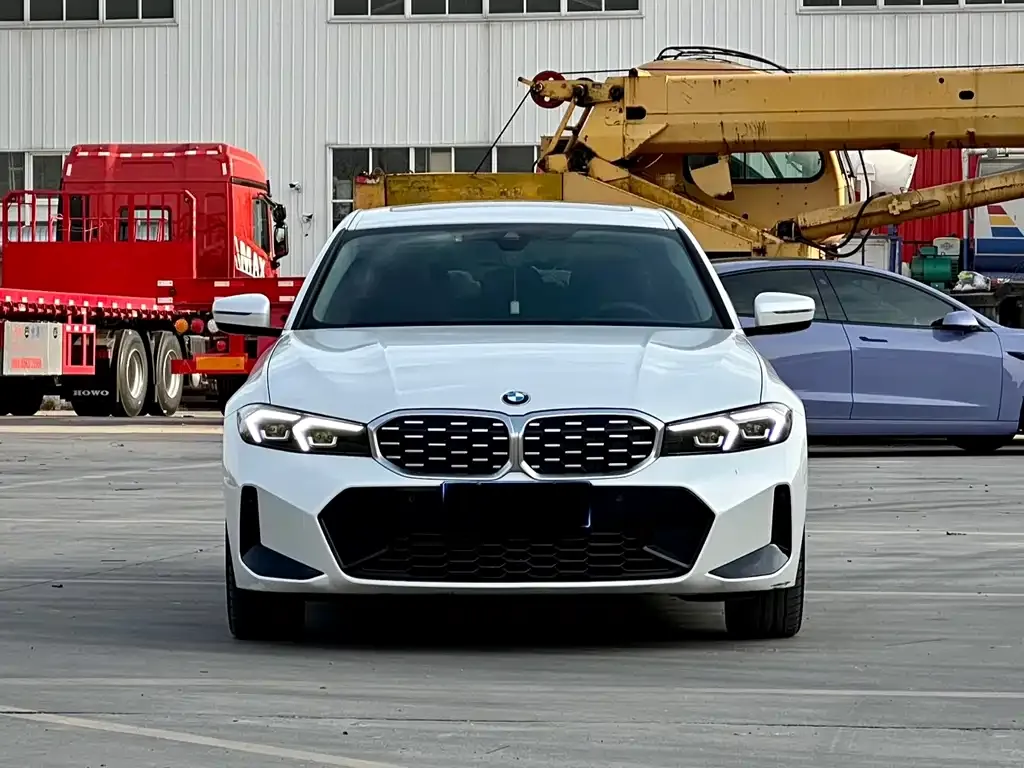BMW 3 Series 2024 из CN, фото 7