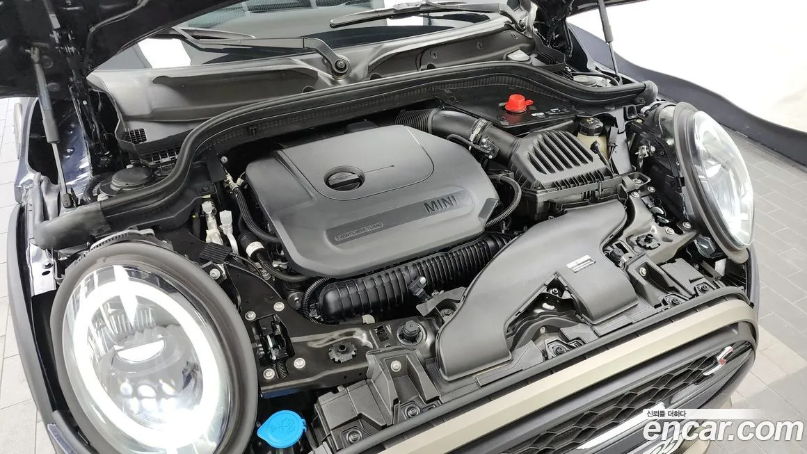 Mini Cooper Convertible 2024 из KR, фото 6
