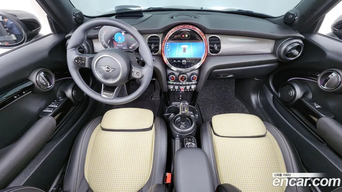 Mini Cooper Convertible 2024 из KR, фото 7