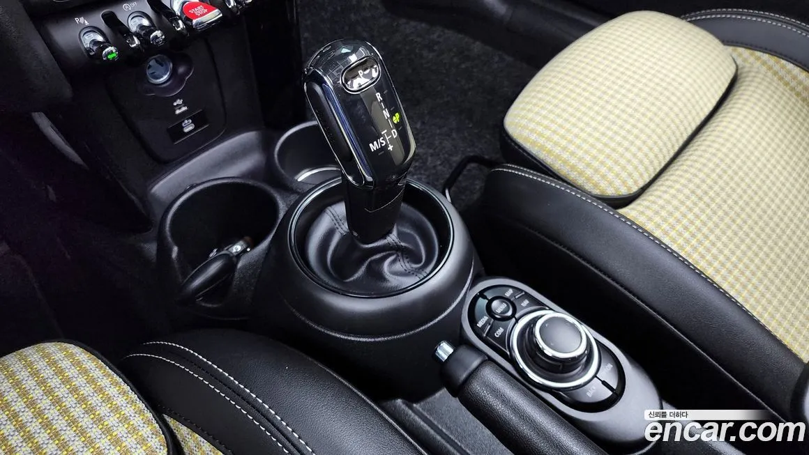 Mini Cooper Convertible 2024 из KR, фото 9