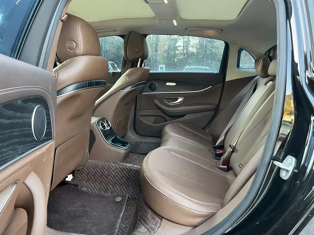 Mercedes-Benz E-Class 2023 из CN, фото 3