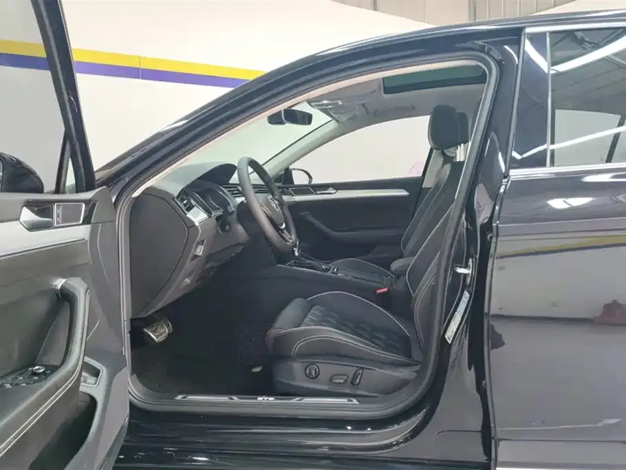 Volkswagen Magotan GTE PHEV 2021 из CN, фото 4