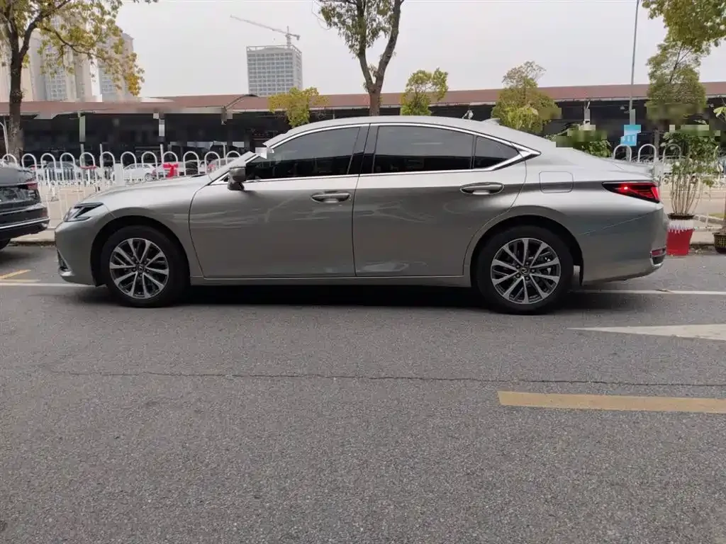Lexus ES 2025 из CN, фото 3