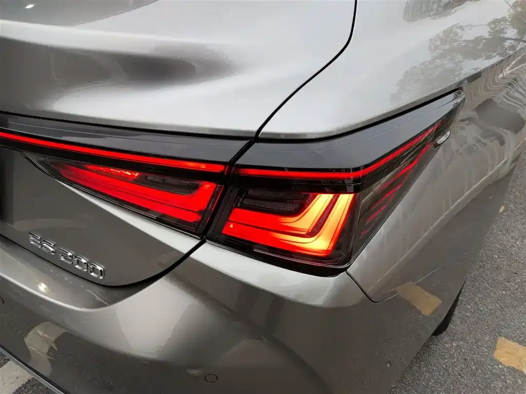 Lexus ES 2025 из CN, фото 2