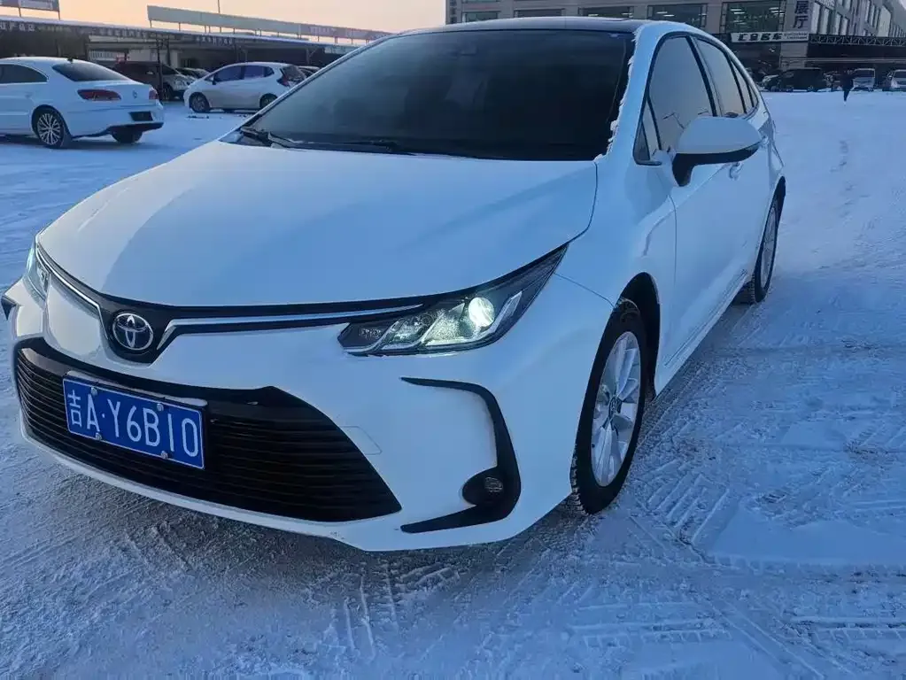 Toyota Corolla — фото 1