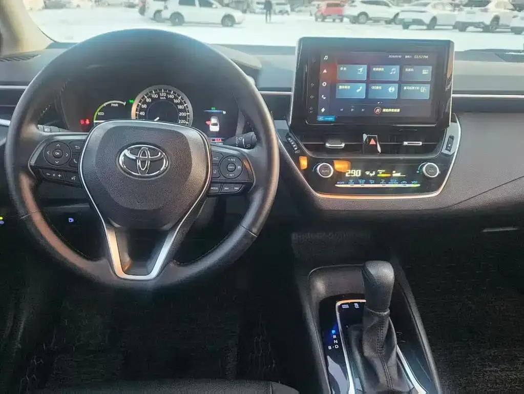 Toyota Corolla — фото 4
