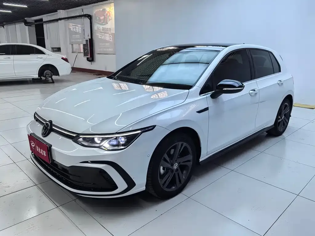Volkswagen Golf 2022 из CN, фото 1