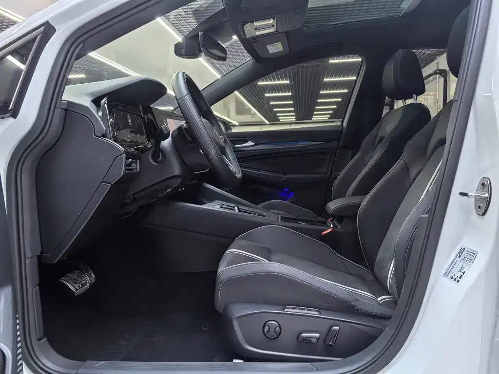 Volkswagen Golf 2022 из CN, фото 7