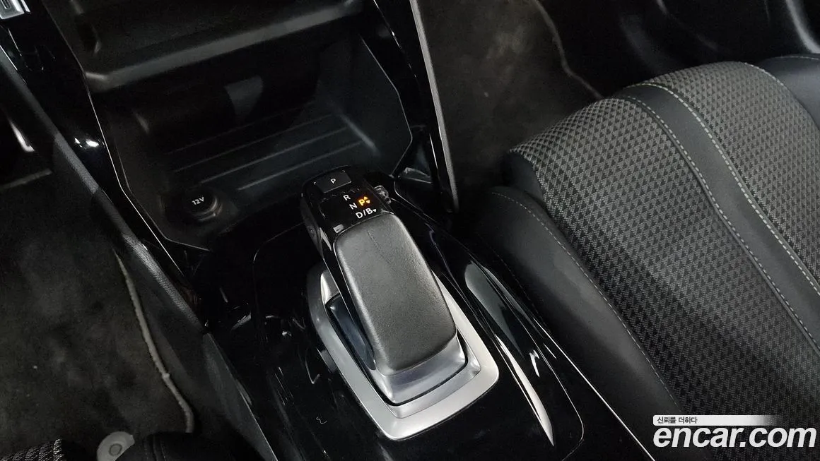 Peugeot 208 2021 из KR, фото 8