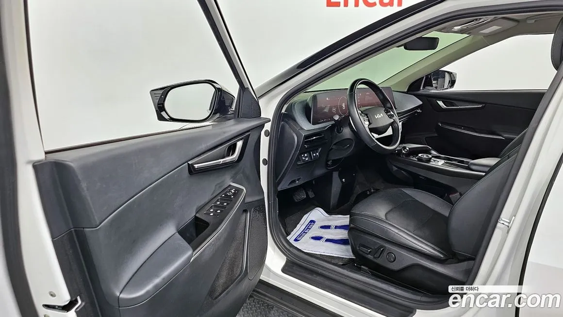 Kia EV6 — фото 9