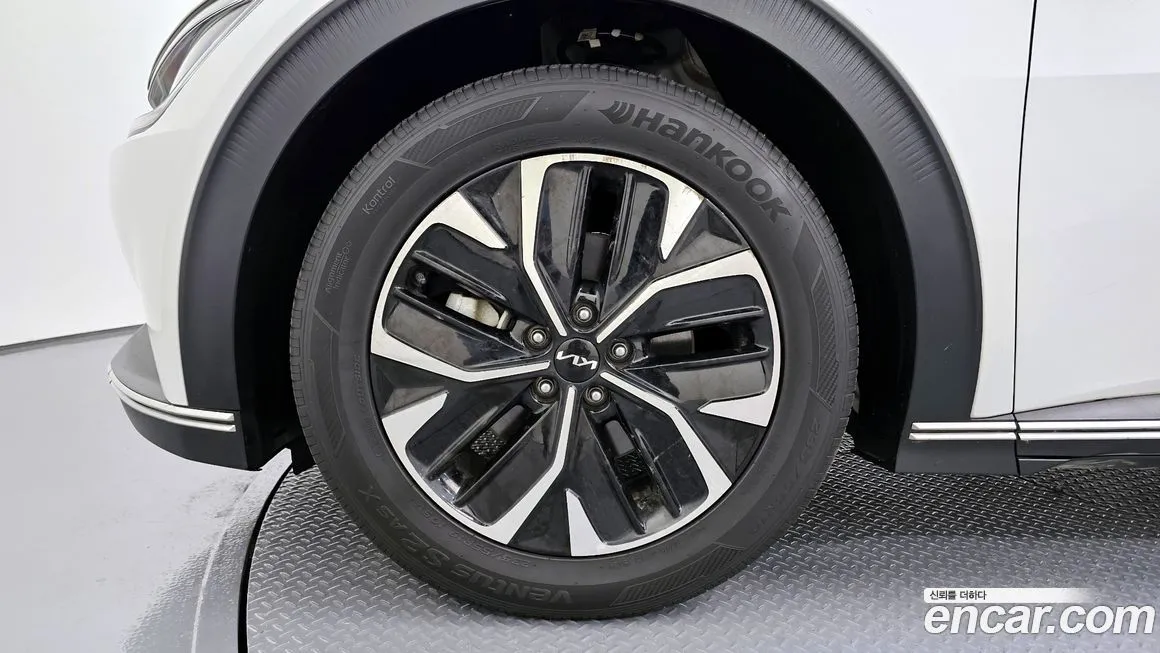 Kia EV6 — фото 8
