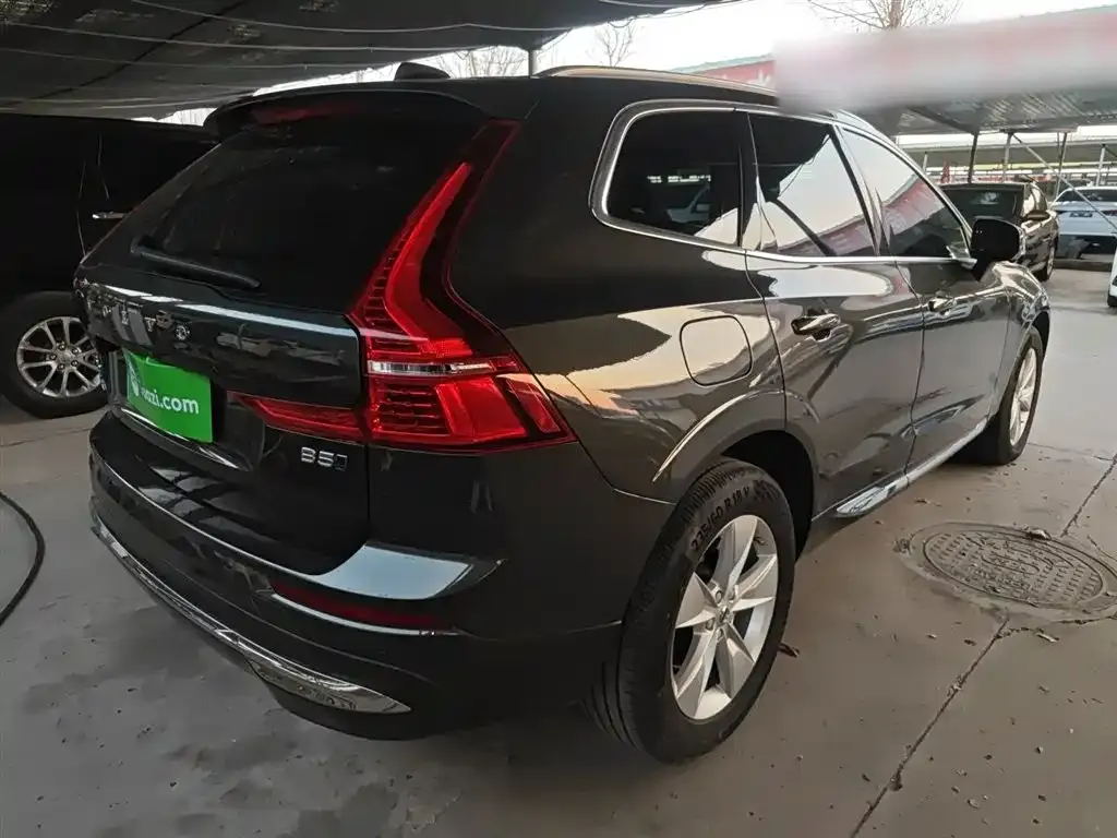 Volvo XC60 — фото 10